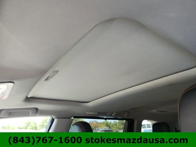 Used 2016 Toyota Highlander XLE AWD/4WD image 3