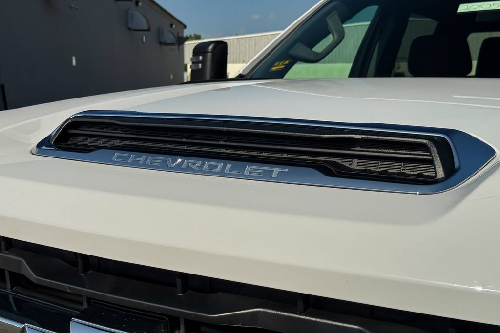 Used 2024 Chevrolet Silverado 2500 LT AWD/4WD image 9