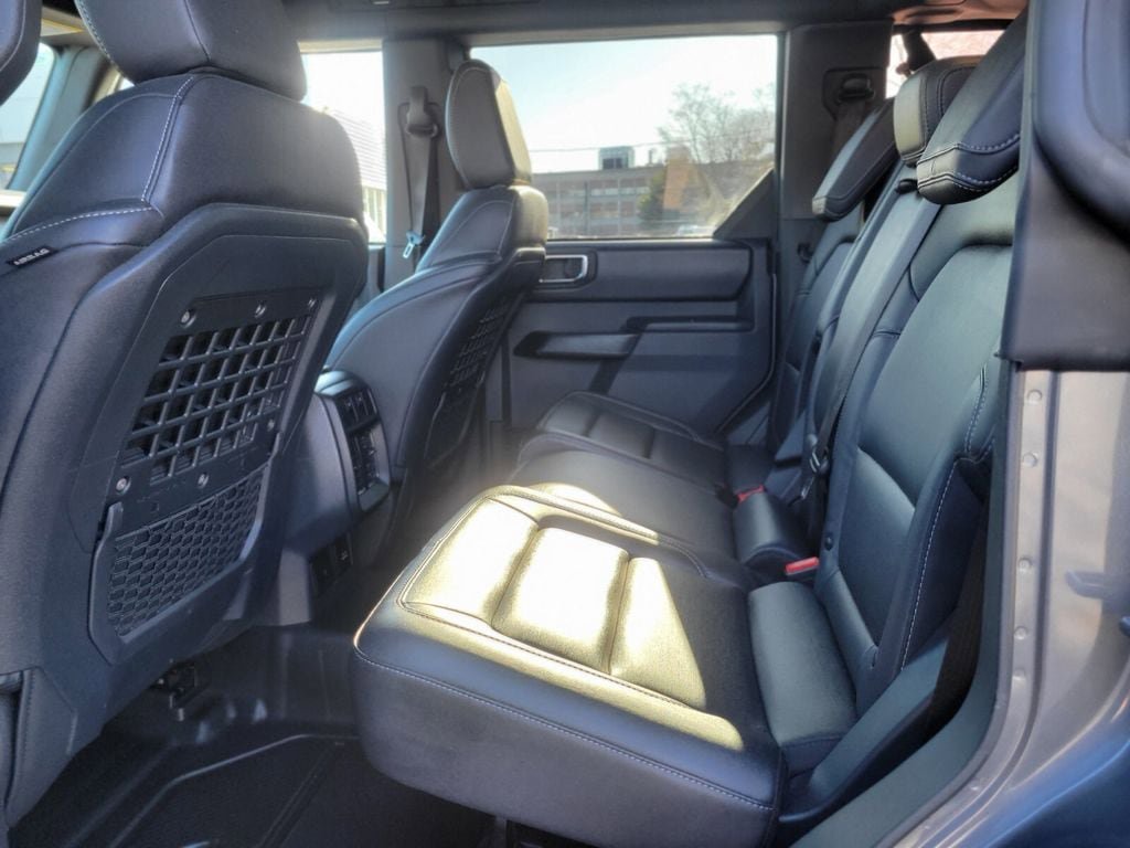 Used 2025 Ford Bronco Badlands AWD/4WD image 15