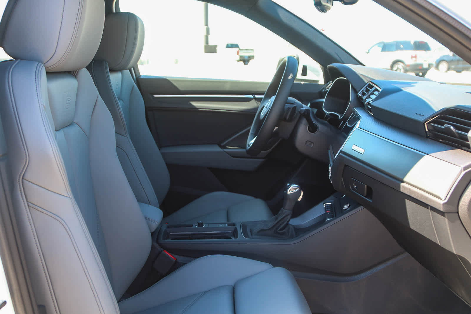 New 2025 Audi Q3 2.0T Premium image 24