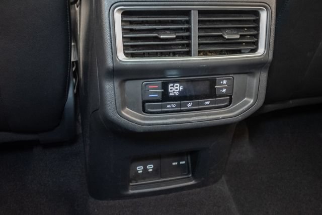 Used 2024 Volkswagen Atlas Peak Edition SEL AWD/4WD image 29