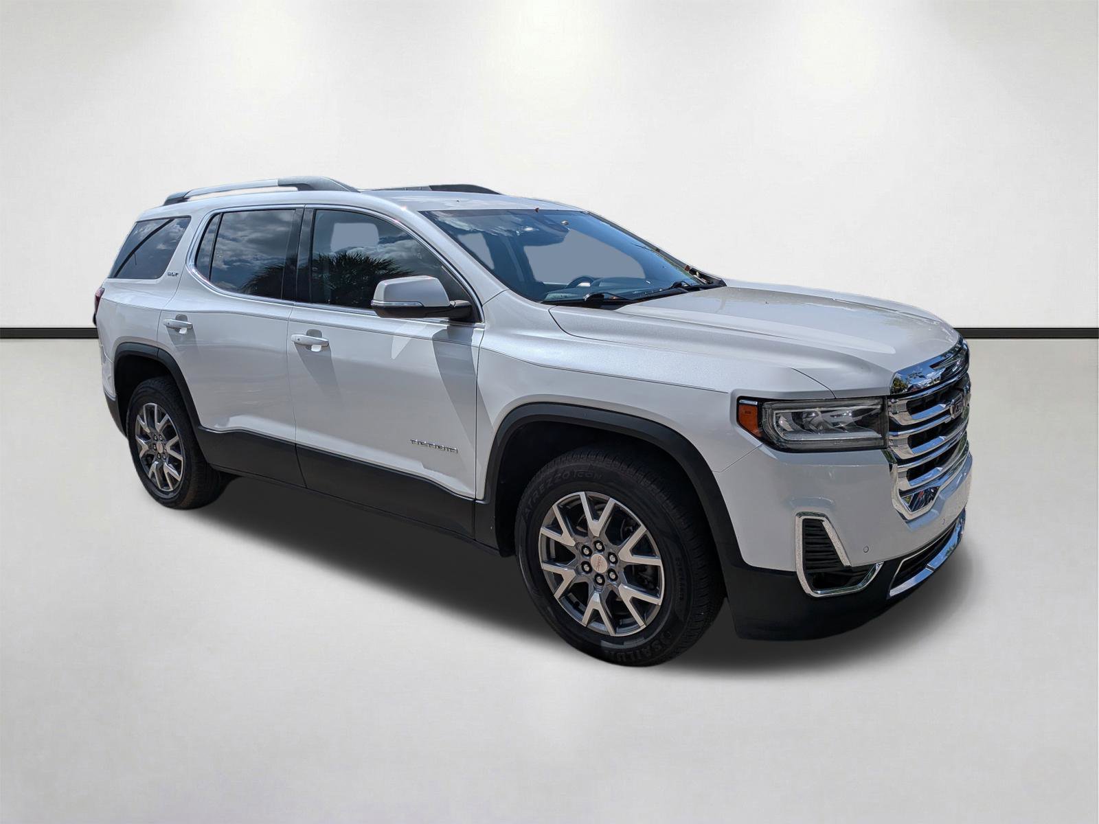 Used 2021 GMC Acadia SLT image 2