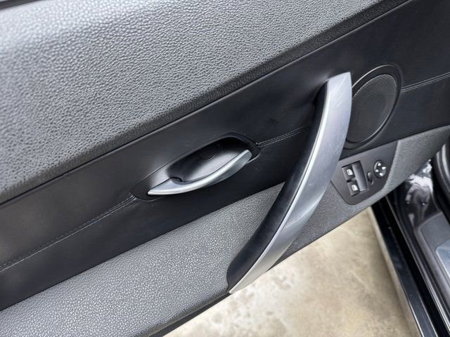 Used 2007 BMW M Roadster image 11