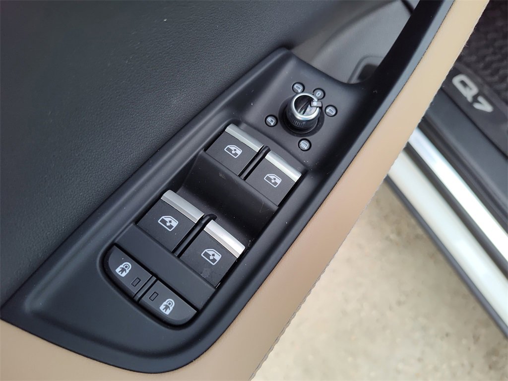 Used 2025 Audi Q7 3.0T Premium Plus image 22