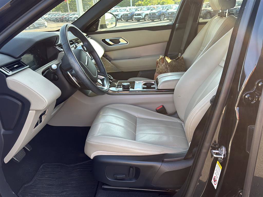 Used 2018 Land Rover Range Rover Velar R-Dynamic SE AWD/4WD image 5