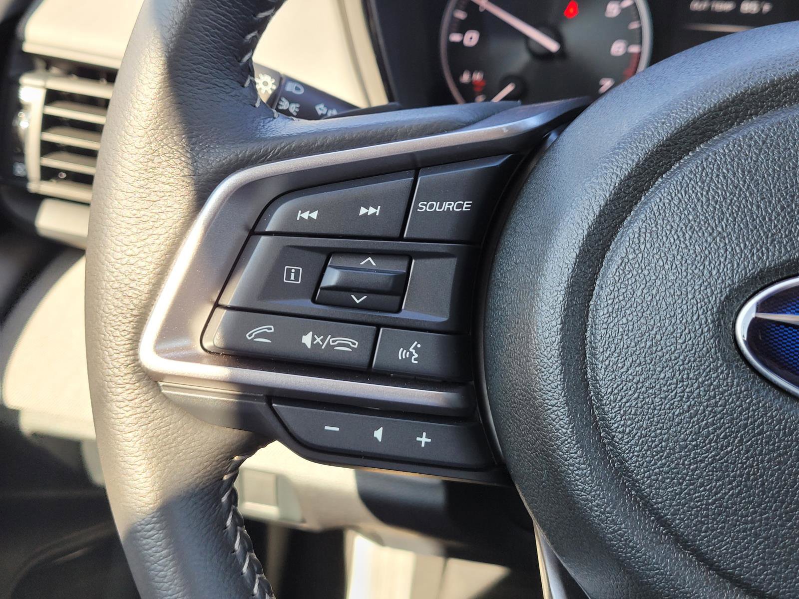 Used 2025 Subaru Legacy Premium image 8