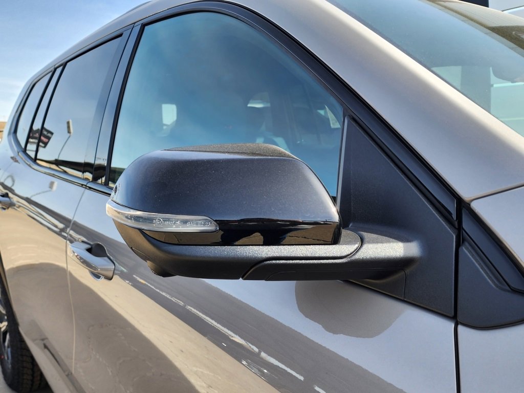 New 2026 GMC Acadia AT4 w/ Luxury Package image 11