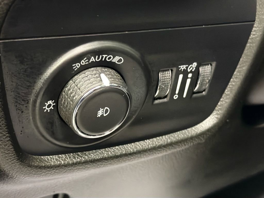 Used 2024 Jeep Grand Cherokee L Overland w/ Trailer Tow Package image 10