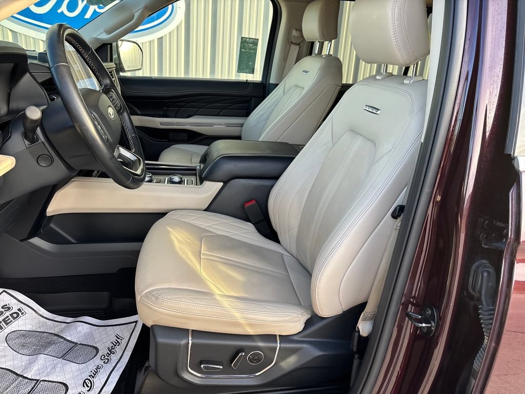 Used 2024 Ford Expedition Max Platinum AWD/4WD image 13
