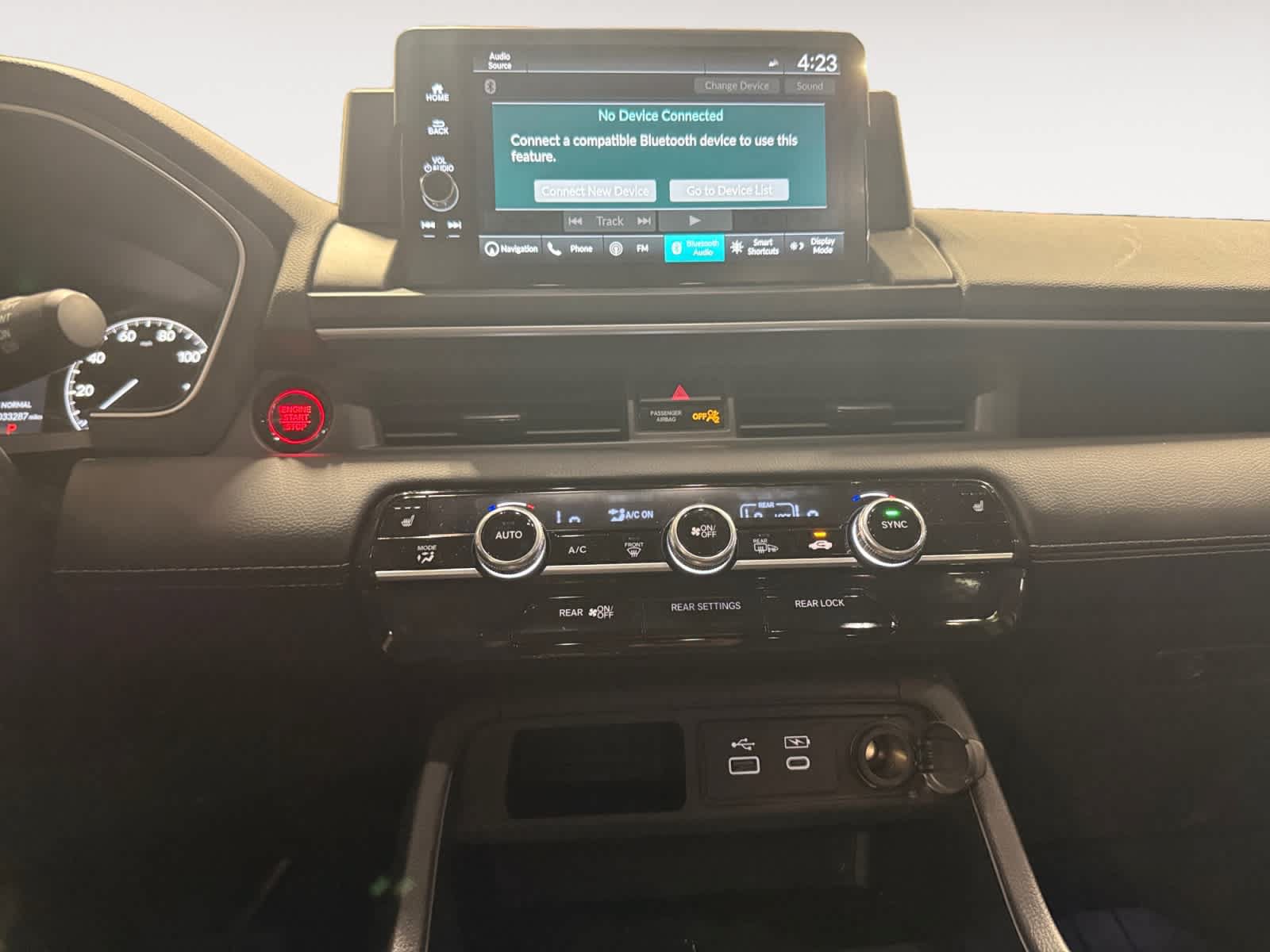 Used 2024 Honda Pilot Touring image 12