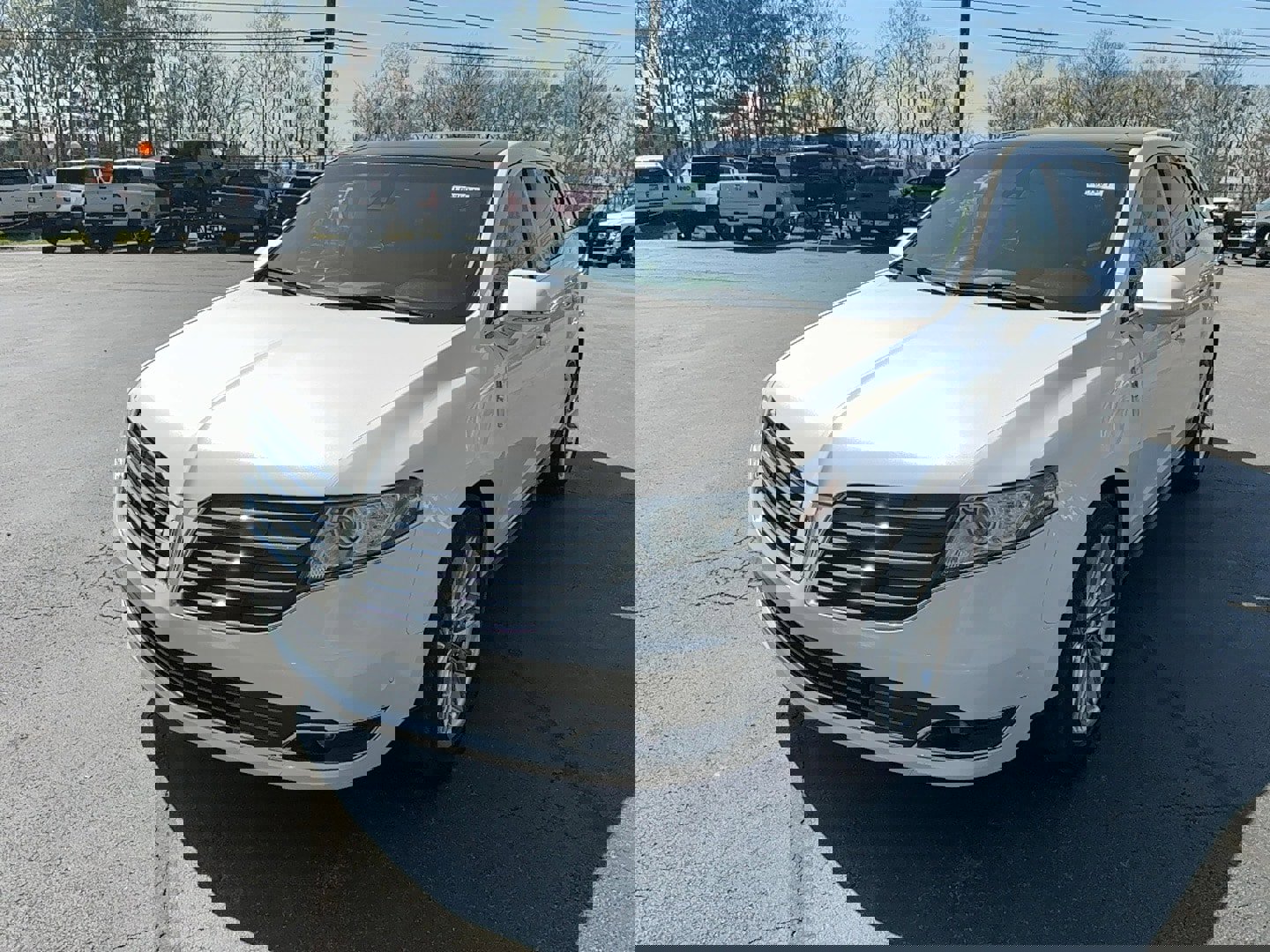 Used 2018 Lincoln MKT AWD w/ Technology Package image 2