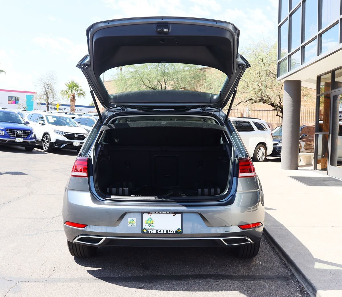 Used 2018 Volkswagen Golf SE image 22