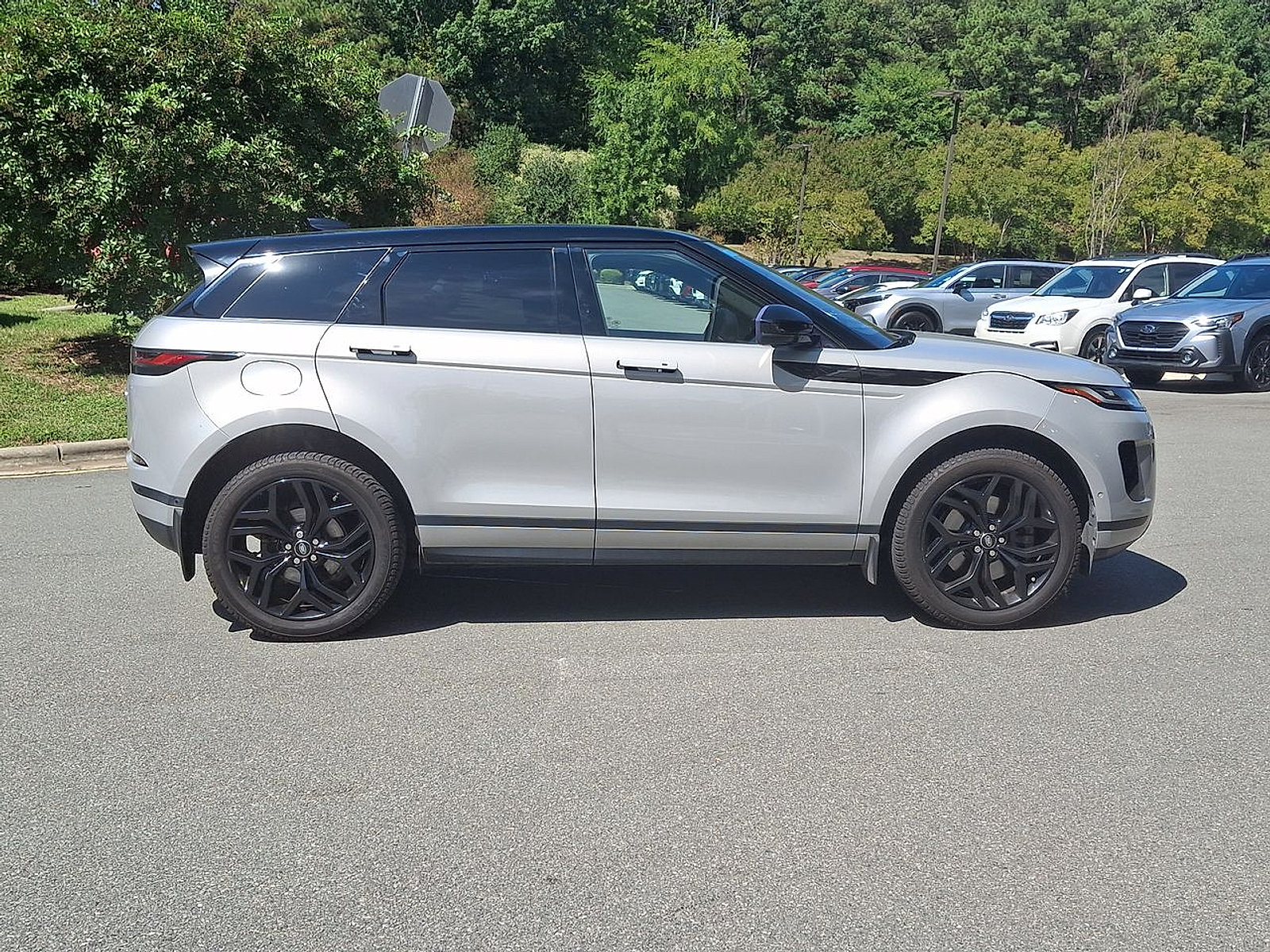 Used 2020 Land Rover Range Rover Evoque SE AWD/4WD image 26