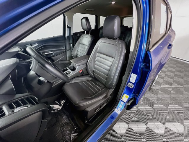 Used 2018 Ford Escape Titanium w/ Ford Safe & Smart Package FWD image 10