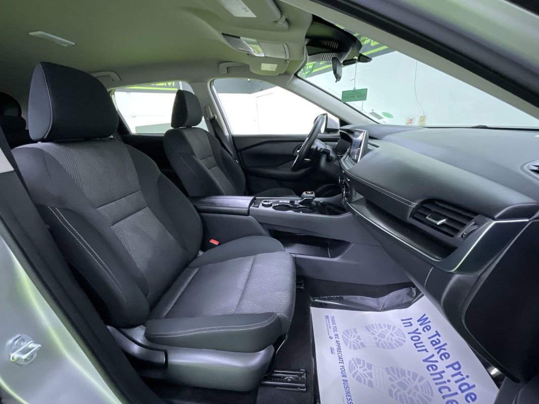 Used 2024 Nissan Rogue SV image 27