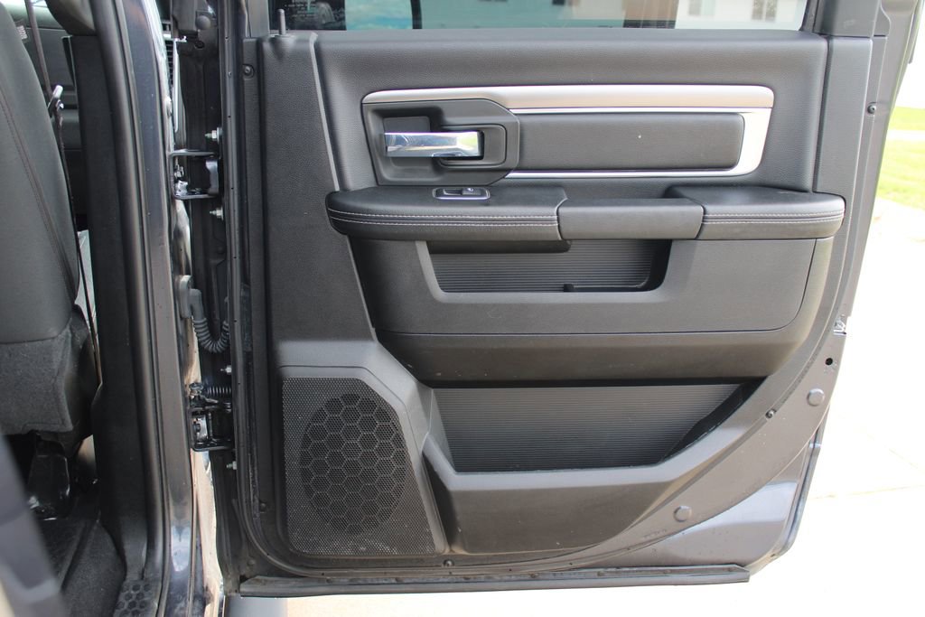 Used 2021 RAM 1500 Classic Warlock AWD/4WD image 43
