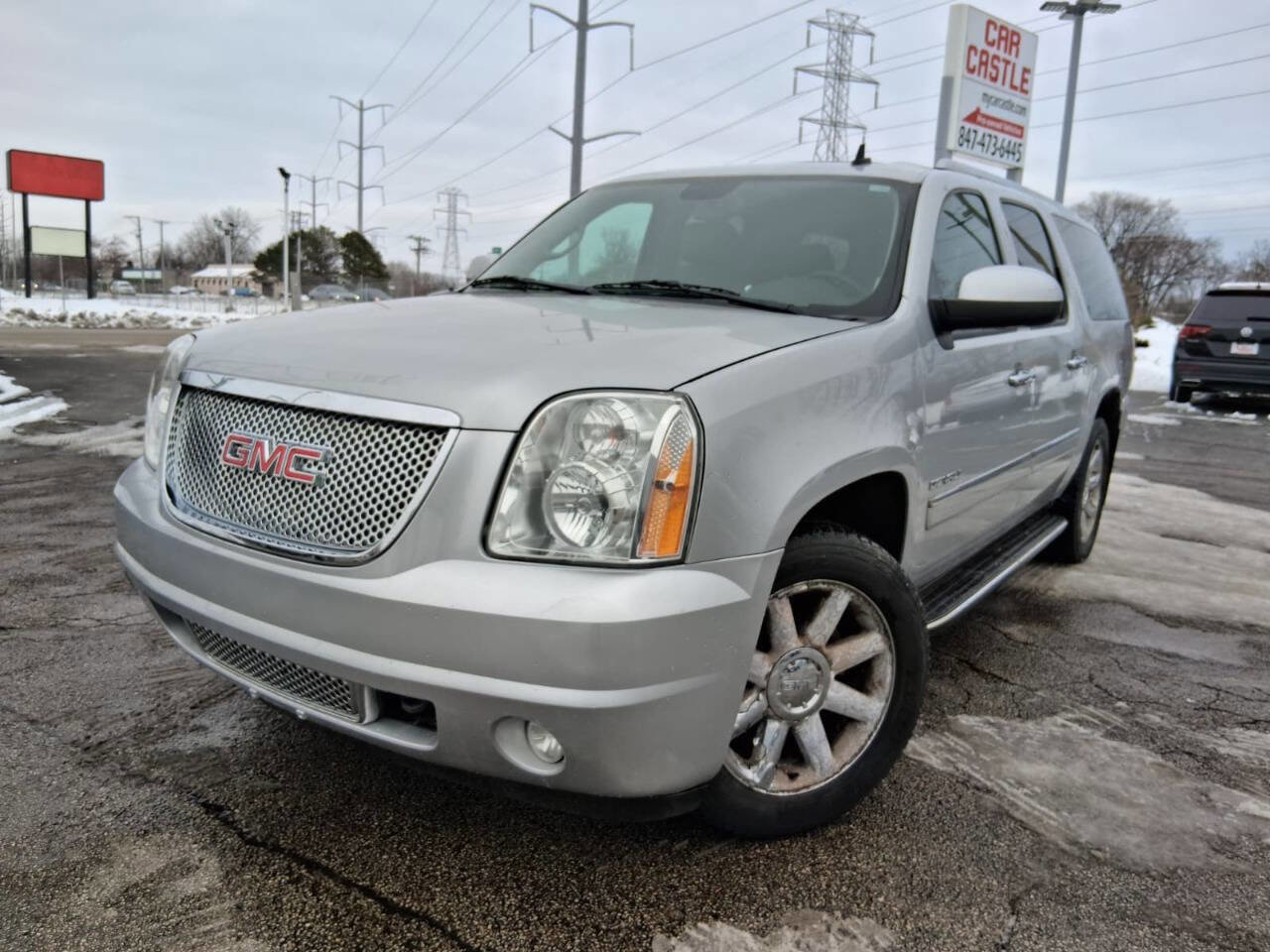 Used 2013 GMC Yukon XL Denali image 1