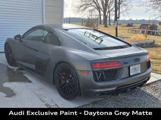 Used 2017 Audi R8 V10 w/ Carbon Exterior Package image 6
