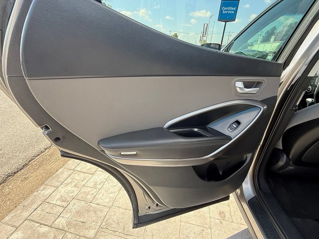 Used 2018 Hyundai Santa Fe Sport FWD image 19