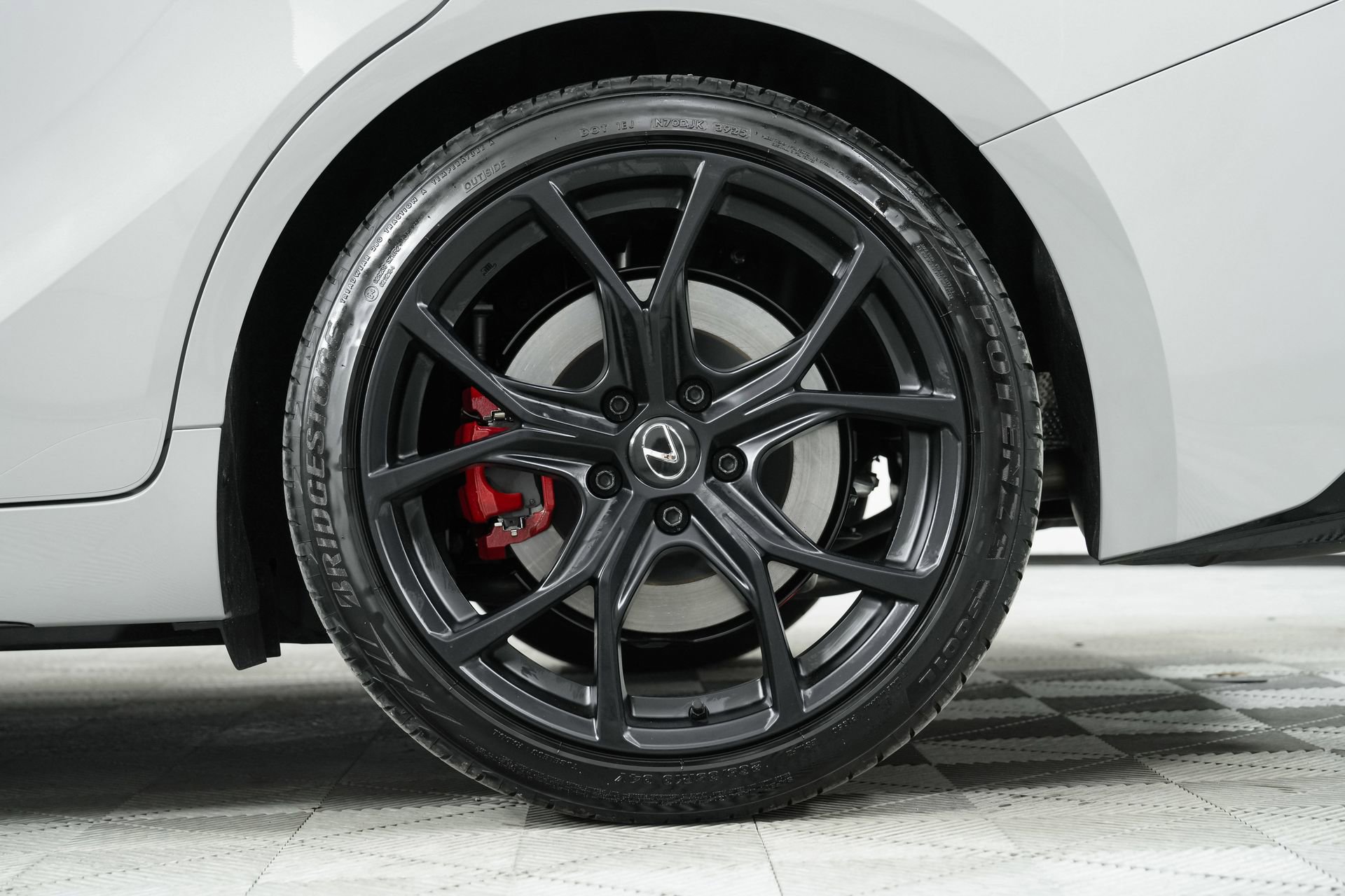 Used 2025 Lexus IS 500 w/ F-Sport Performance image 33