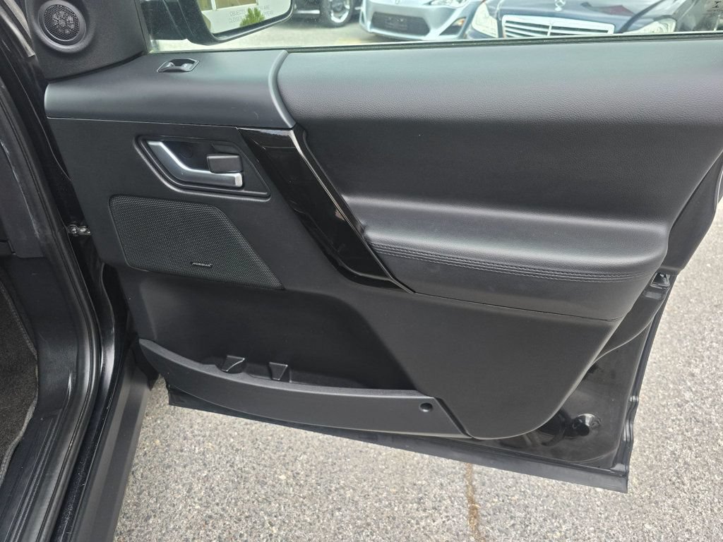 Used 2014 Land Rover LR2 HSE AWD/4WD image 17