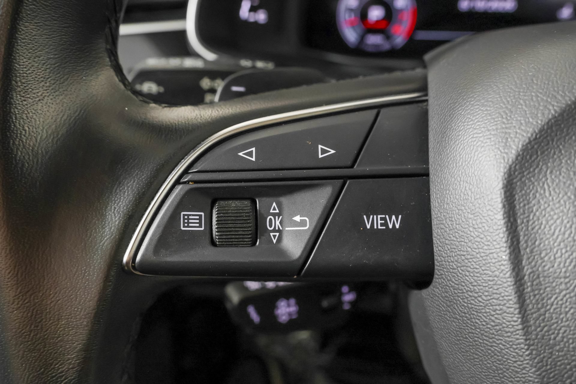 Used 2023 Audi Q8 Premium w/ Convenience Package AWD/4WD image 29