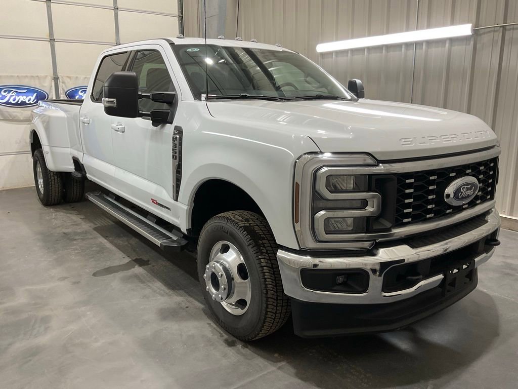 New 2026 Ford F350 XLT w/ XLT Premium Package AWD/4WD image 1