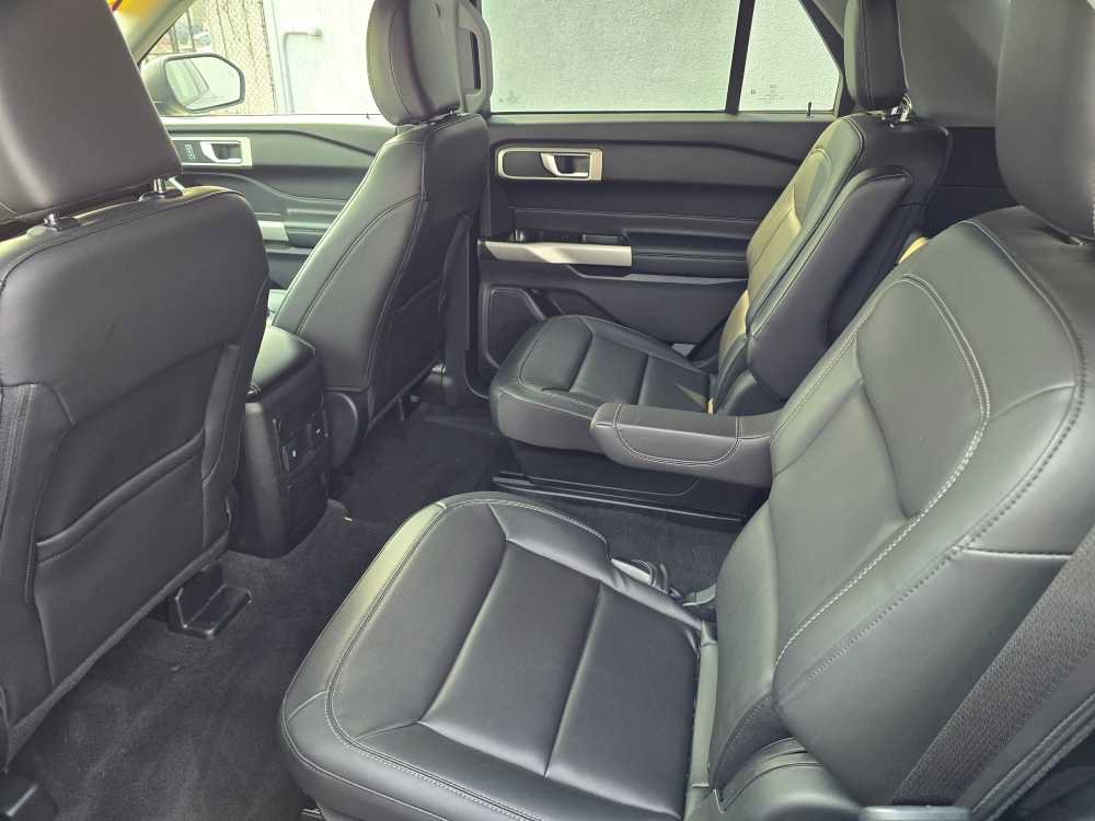 Used 2022 Ford Explorer XLT w/ Equipment Group 202A image 24