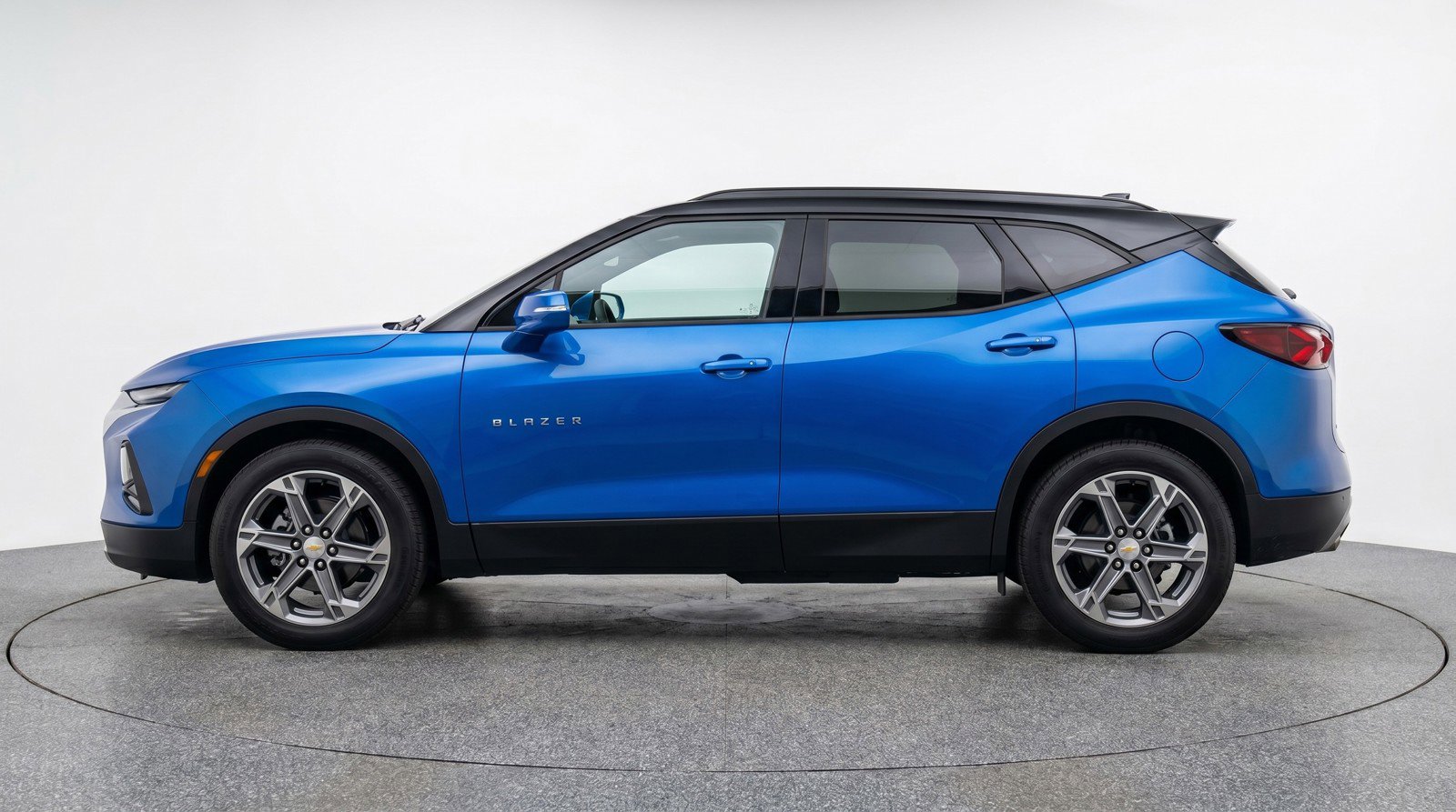 Used 2025 Chevrolet Blazer LT FWD image 5