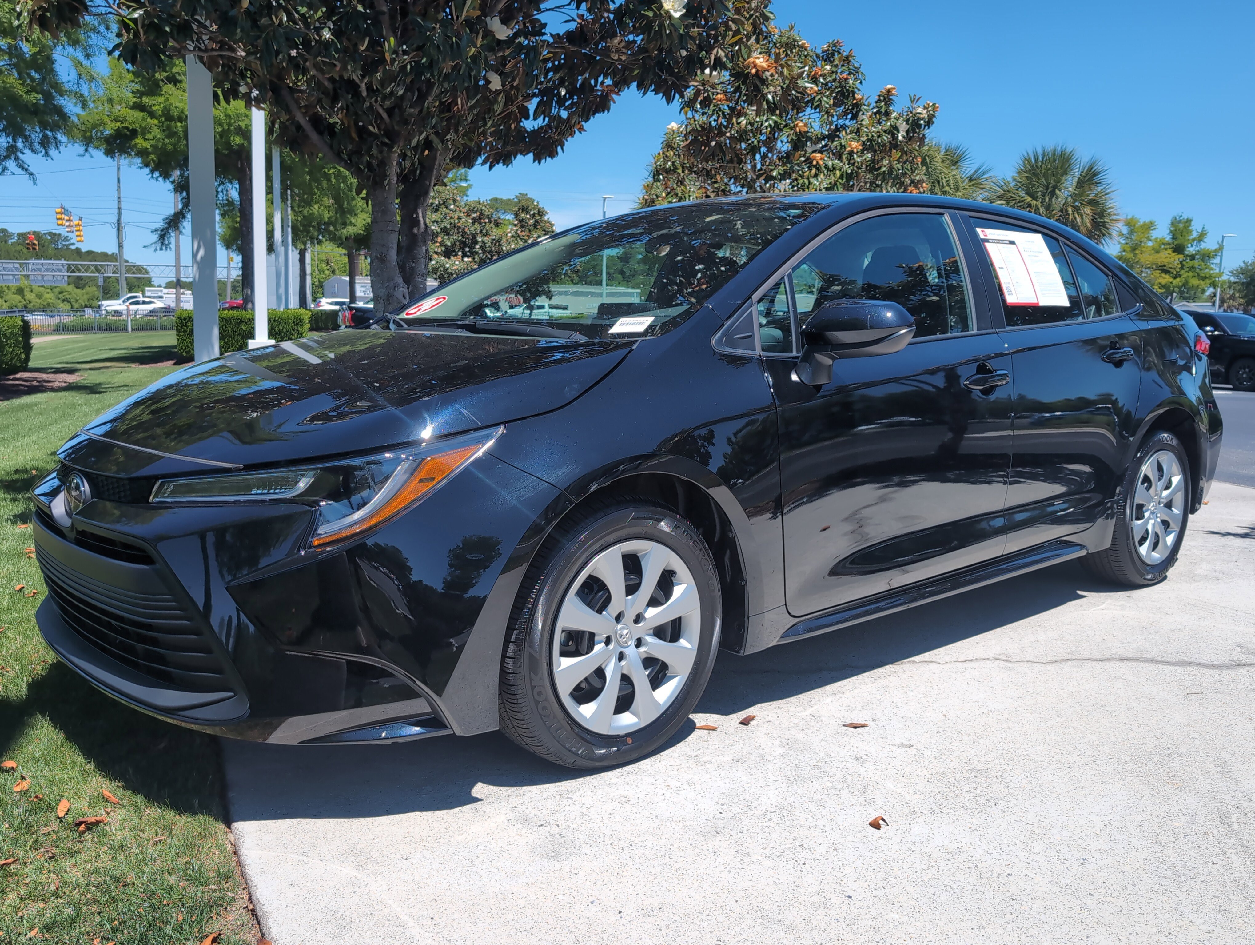 Certified 2024 Toyota Corolla LE FWD image 5