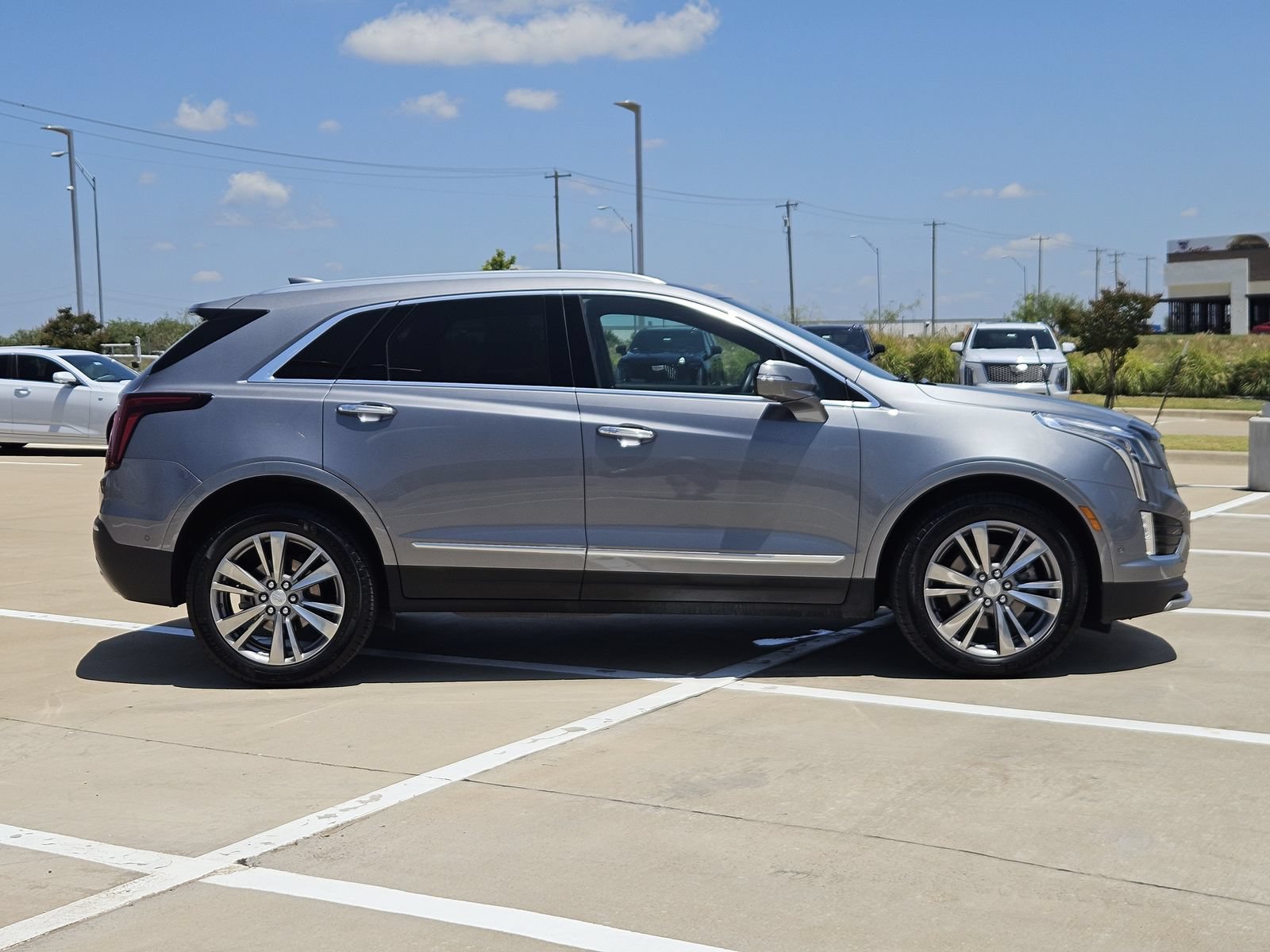 Certified 2022 Cadillac XT5 Premium Luxury w/ Technology Package FWD image 7