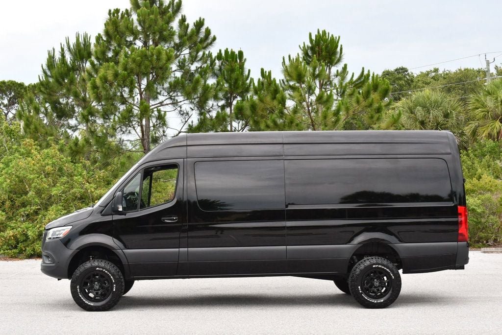 Used 2024 Mercedes-Benz Sprinter 2500 image 27