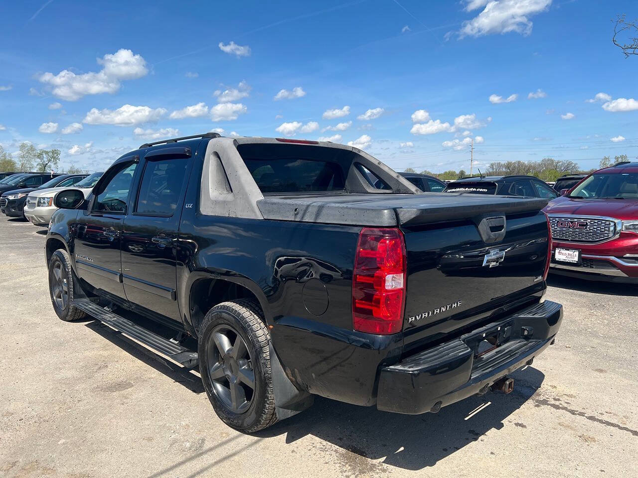 Used 2007 Chevrolet Avalanche LTZ w/ LTZ Preferred Equipment Group AWD/4WD image 7