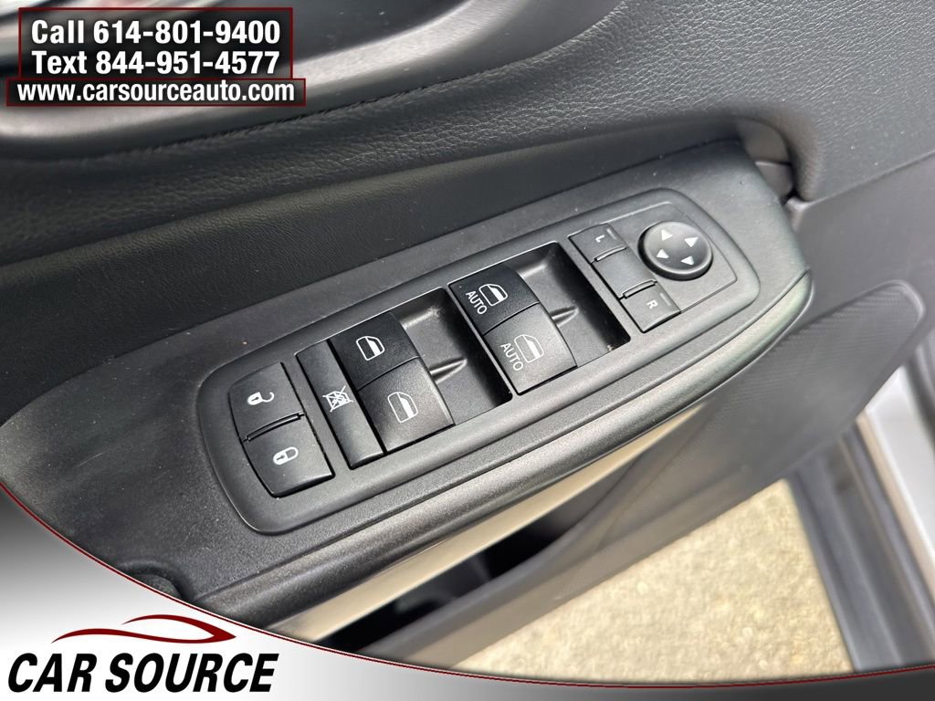 Used 2019 Jeep Cherokee Trailhawk image 18