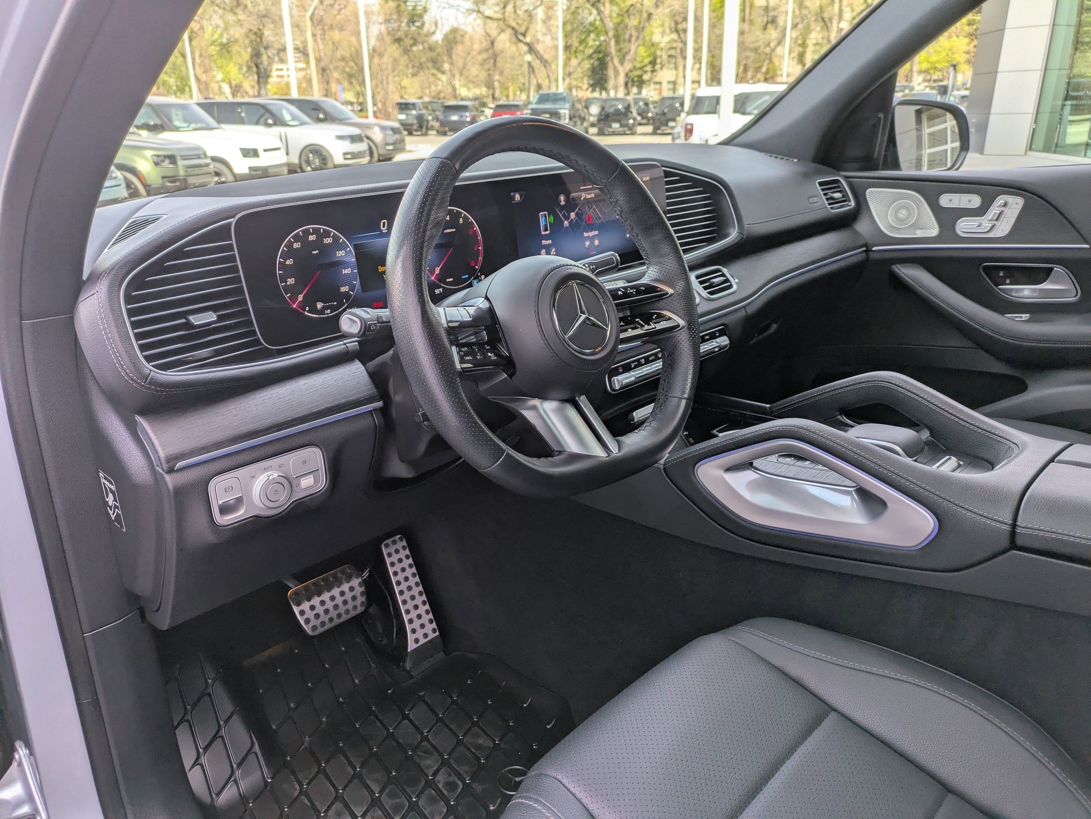 Used 2025 Mercedes-Benz GLS 450 4MATIC image 14