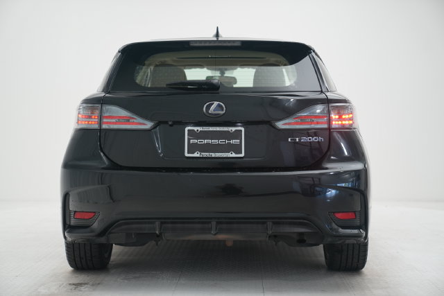 Used 2017 Lexus CT 200h w/ Seat Comfort Package FWD image 8