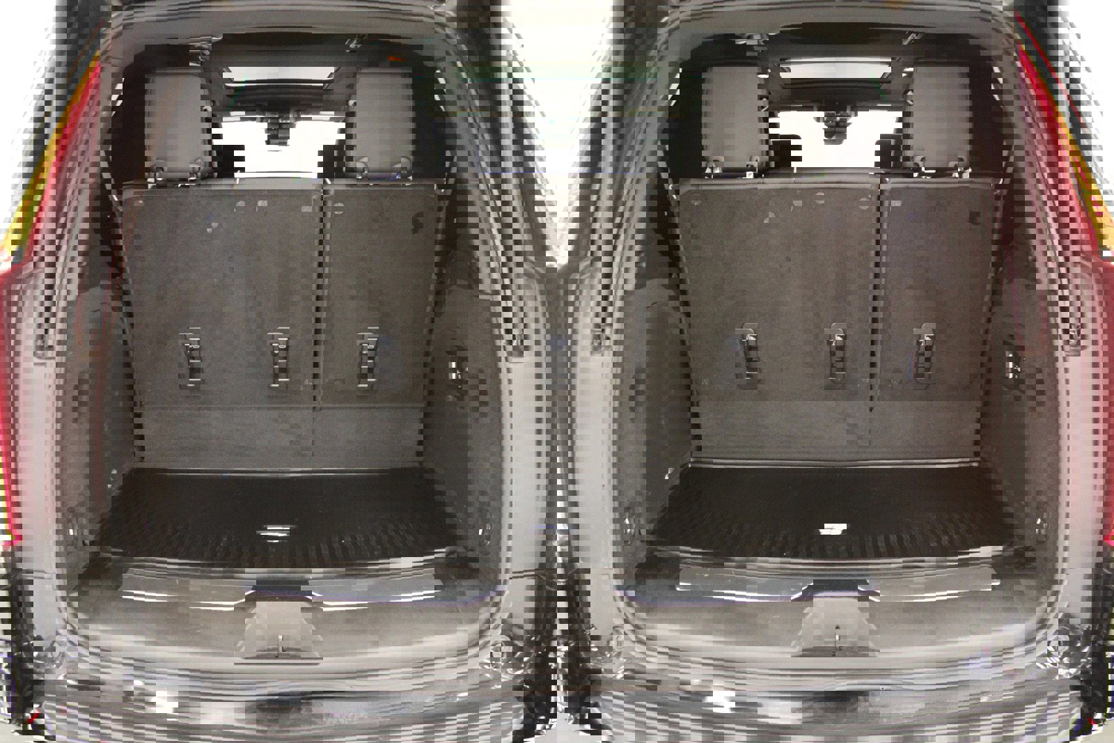 Used 2023 Cadillac Escalade Premium Luxury w/ Performance Package image 9