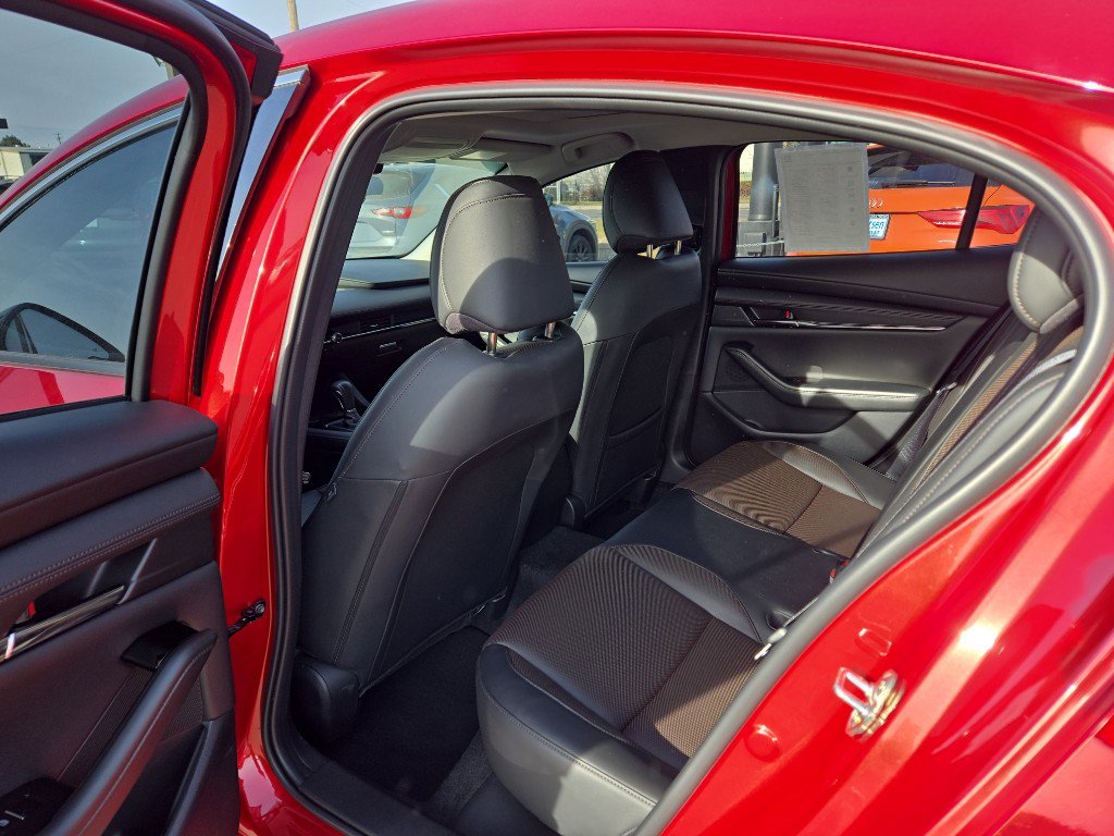 Used 2025 MAZDA MAZDA3 2.5 Turbo Sedan w/Premium Plus image 14