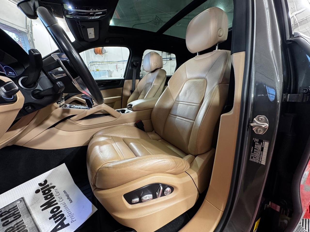 Used 2019 Porsche Cayenne S image 15