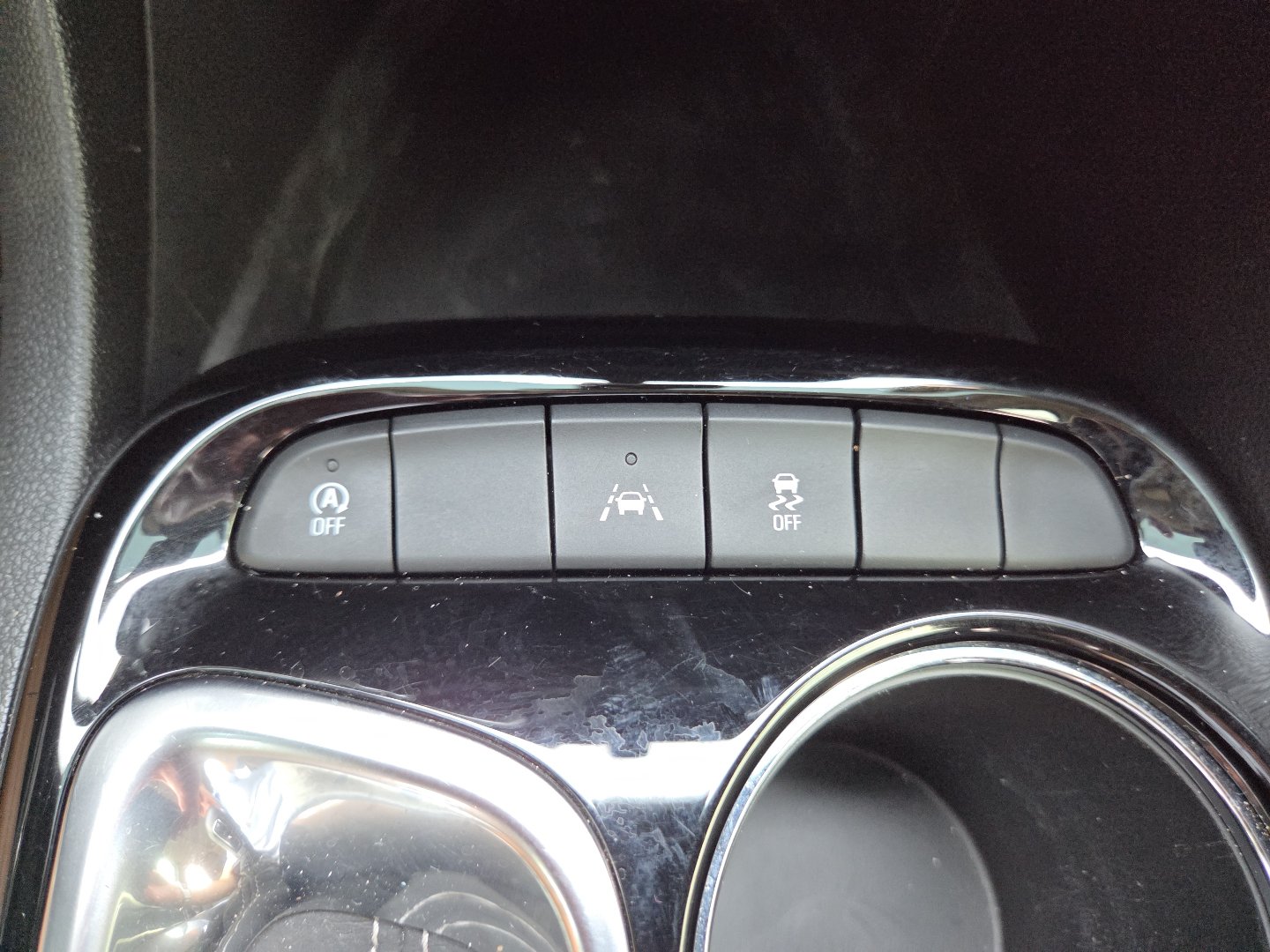 Used 2022 Buick Encore GX Essence w/ Experience Buick Package FWD image 32