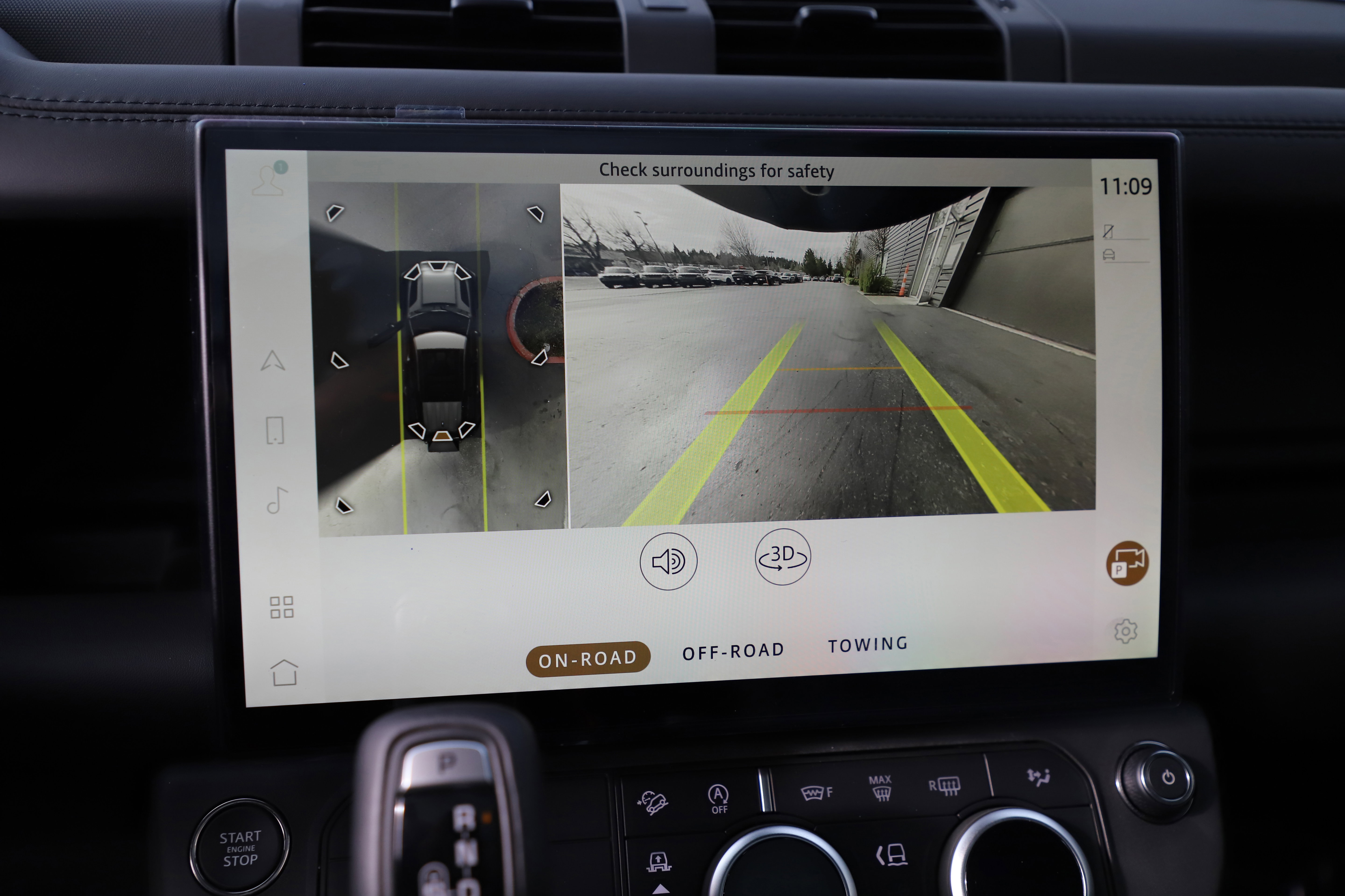 New 2026 Land Rover Defender 110 X-Dynamic SE image 25