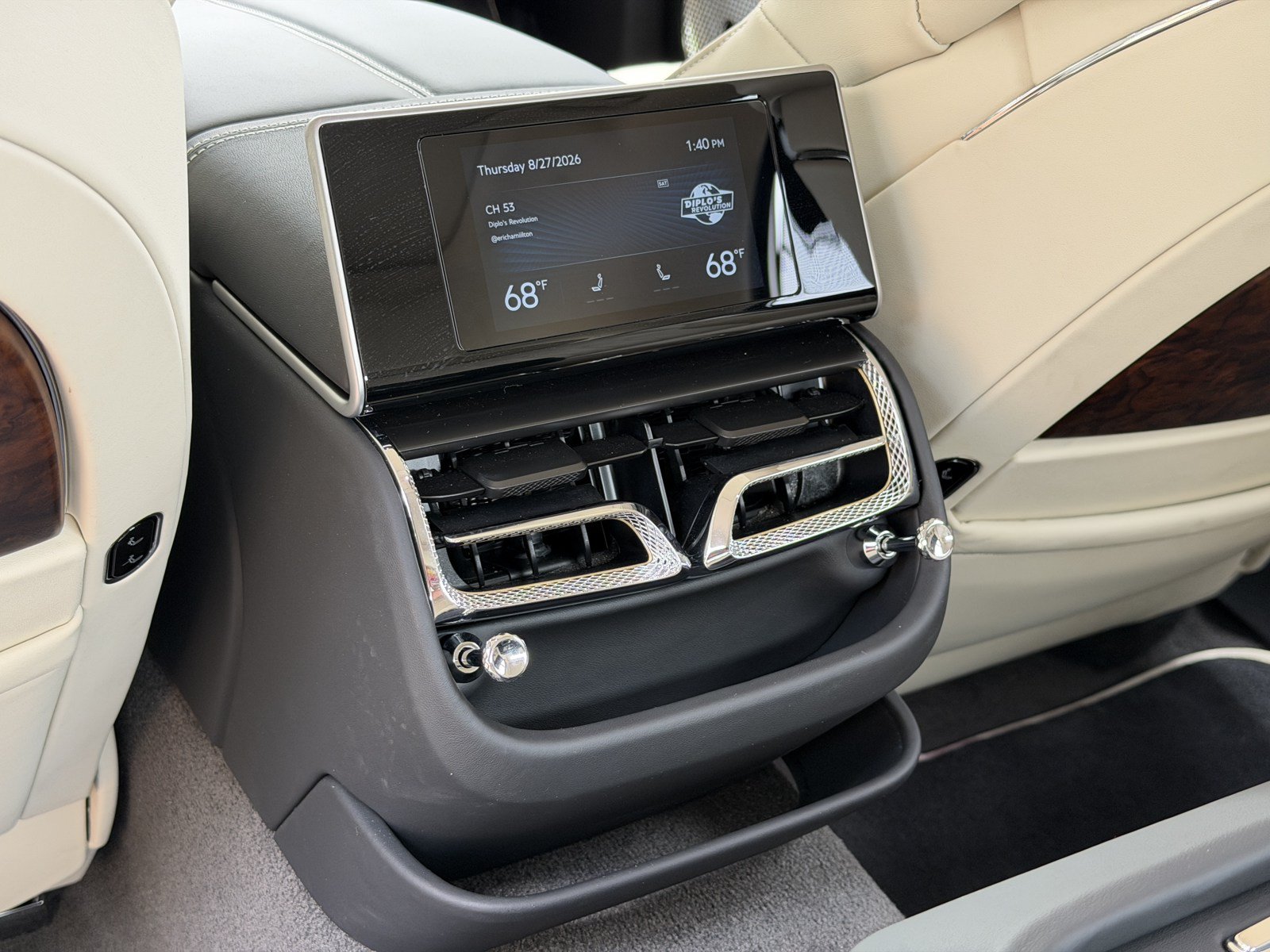 Used 2026 Bentley Flying Spur Azure AWD/4WD image 41