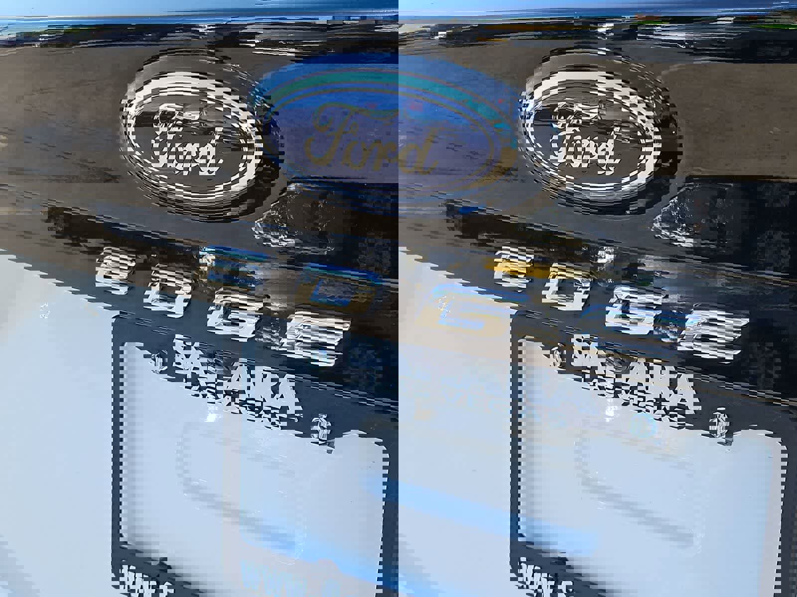 Used 2021 Ford Edge ST image 13