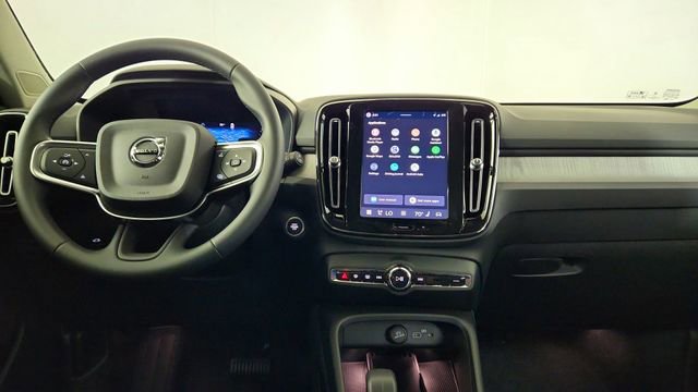 New 2026 Volvo XC40 B5 Core w/ Climate Package AWD/4WD image 25