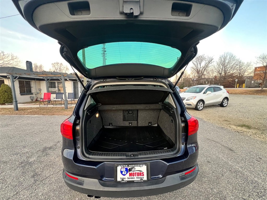 Used 2016 Volkswagen Tiguan SE image 16