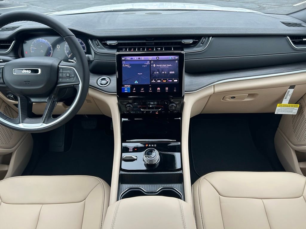 New 2025 Jeep Grand Cherokee Limited w/ Trailer Tow Package image 10