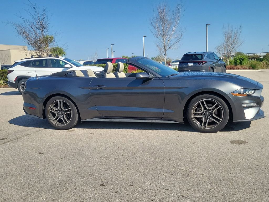 Used 2018 Ford Mustang Premium image 3