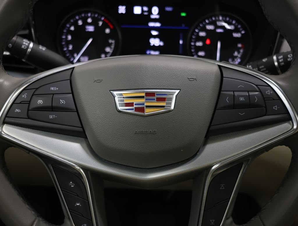 Used 2021 Cadillac XT5 Premium Luxury AWD/4WD image 17
