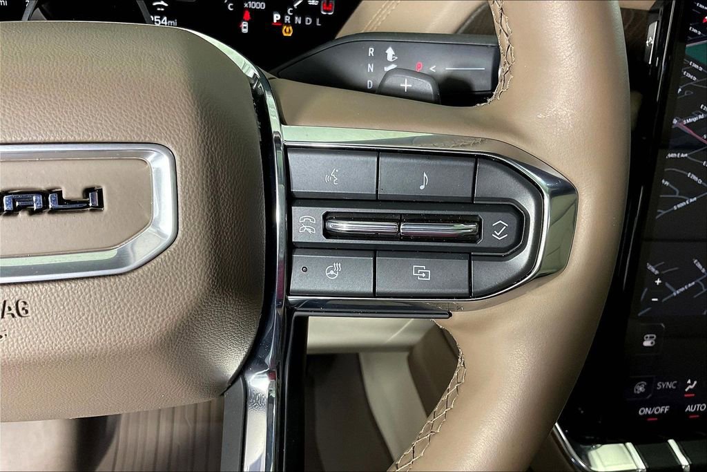 Used 2025 GMC Yukon Denali w/ Denali Reserve Package image 29