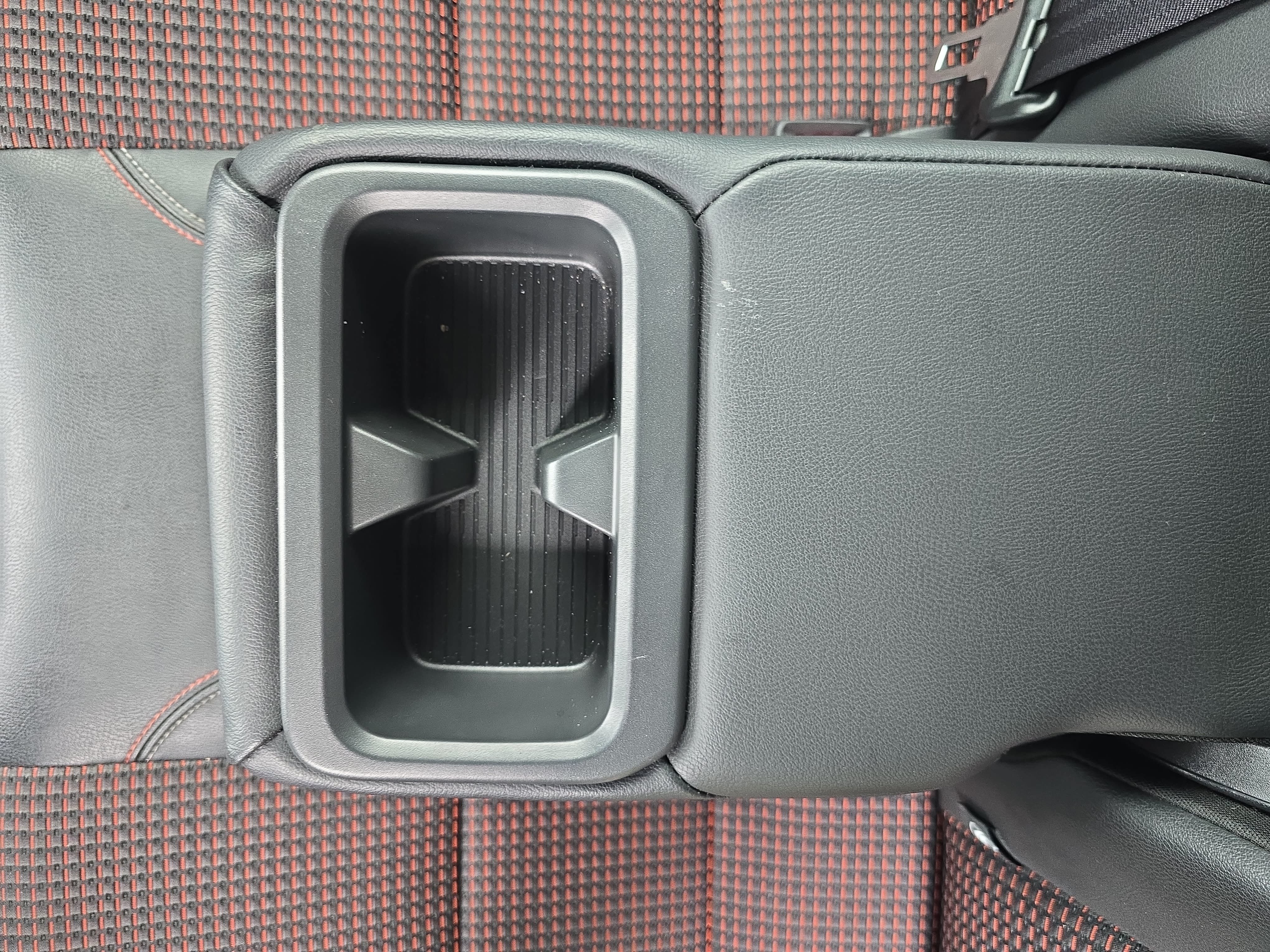 Used 2025 Nissan Kicks SR AWD/4WD image 14
